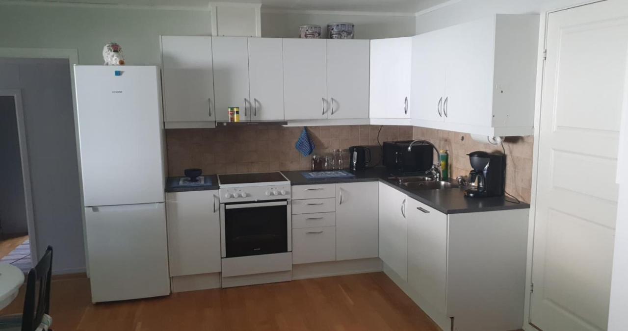 Nydelig Utsikt, Egen Leilighet Med To Parkeringer Movik  Exterior foto