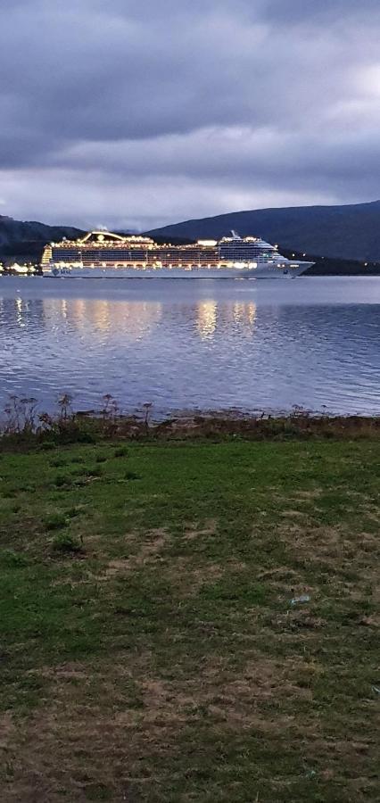 Nydelig Utsikt, Egen Leilighet Med To Parkeringer Movik  Exterior foto